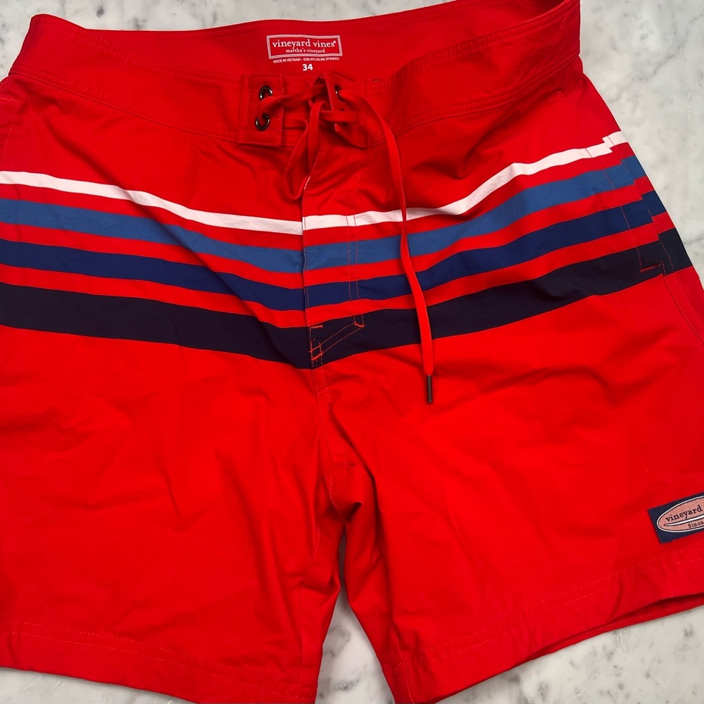Vineyard Vines Red and Blue Board Shorts size 34